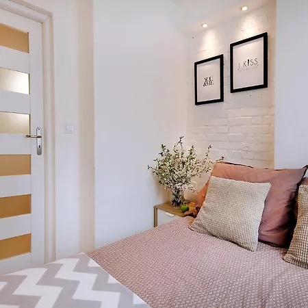 Compact Ii - Mieszkanie Na Parterze, Faktura Vat, Szybkie Wi-fi, Netflix Lejlighed *